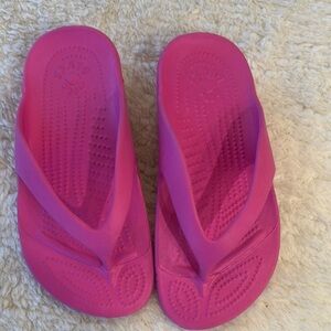 New girls Dawgs sandals